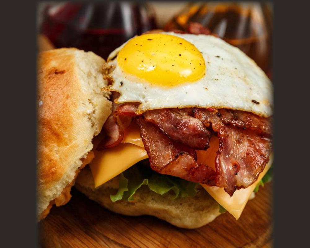 Bacon, Egg and Cheese Burger