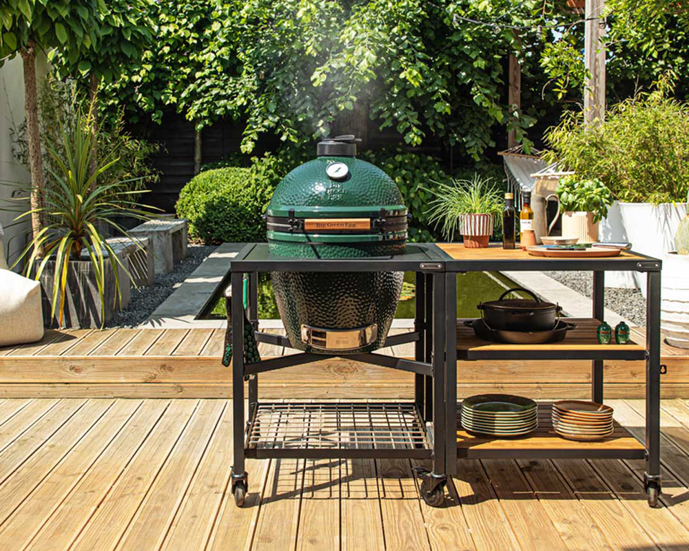 Big Green Egg Grills at Aqua Quip serving the Puget Sound from Lynwood WA to Puyallup WA.