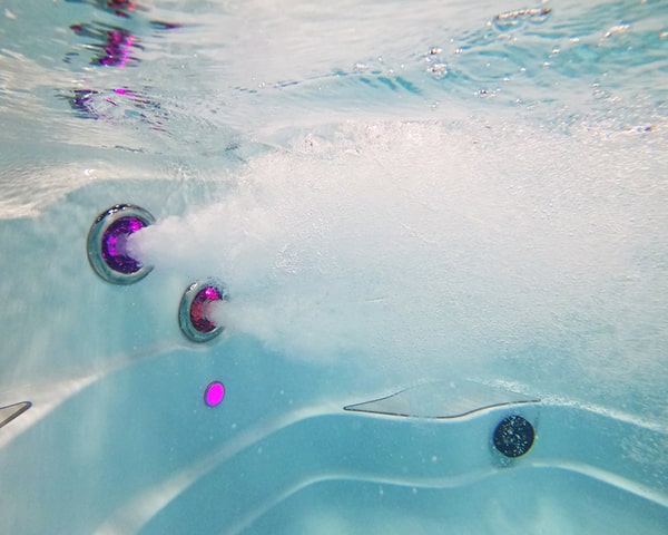 Jacuzzi® PowerActive® AX swim jets